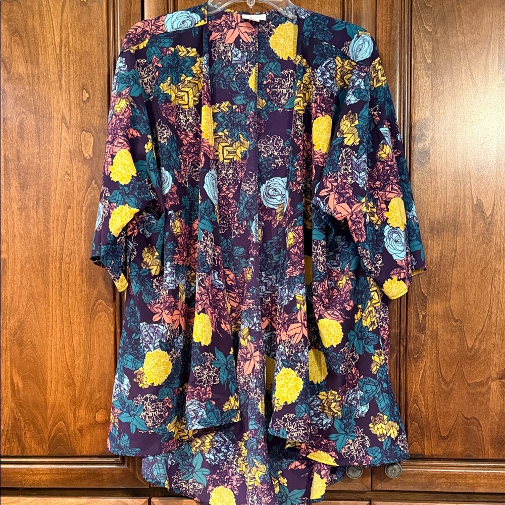 LuLaRoe Lindsay Floral Kimono with Multicolor Design